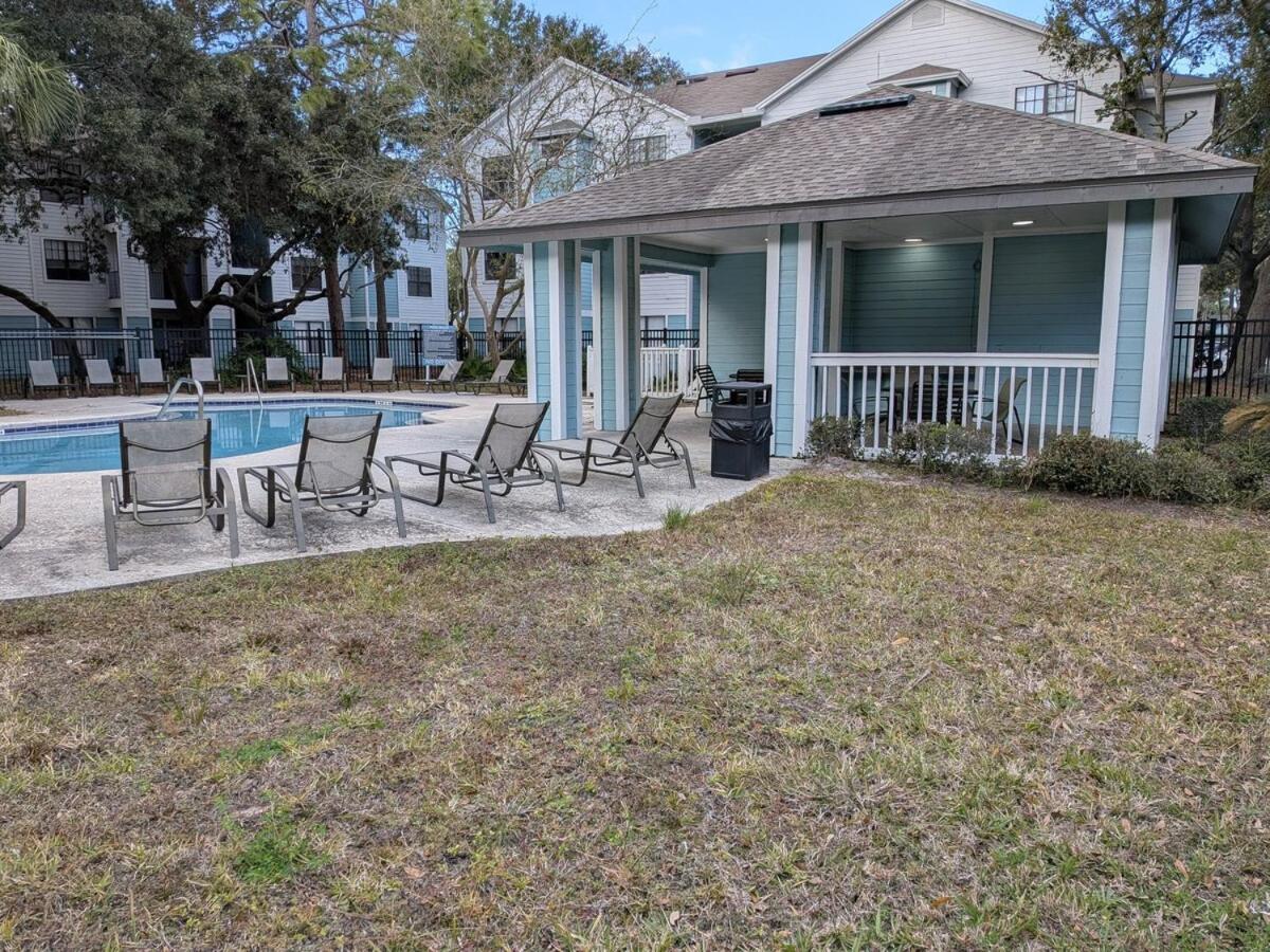 Lux Pool Home Mins to Mayo Beach UNF Spine andPain - Chambres d'hôtes Jacksonville