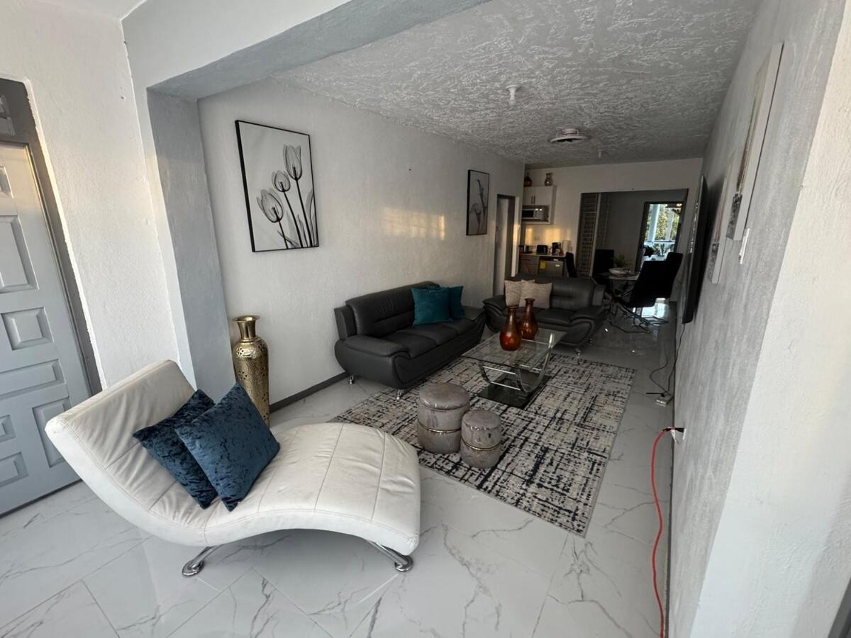 Buff Bay Farms & Villa 2nd Floor - Ferienwohnung Buff Bay