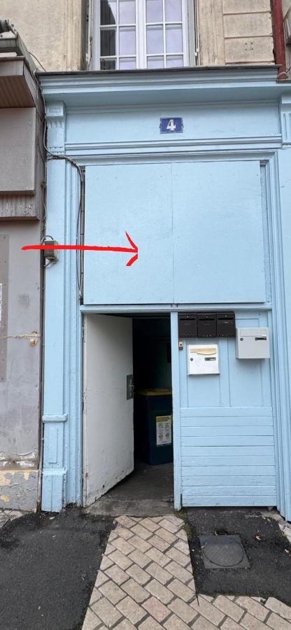 Love-room Jacuzzi City Center Projector - Bed and Breakfast Saint-Étienne