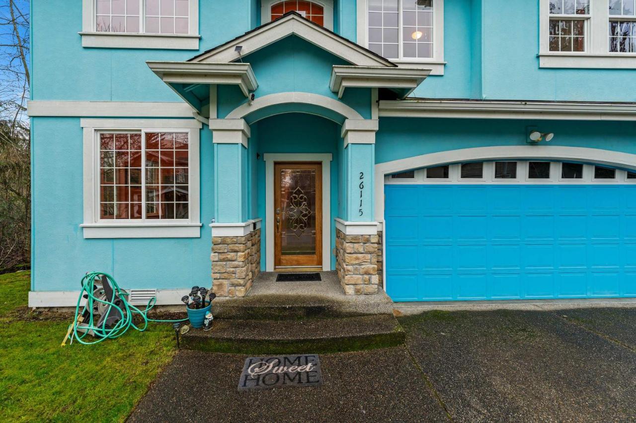 Cozy 3BR House with Lake View near Hiking Trails - B&B Maple Valley