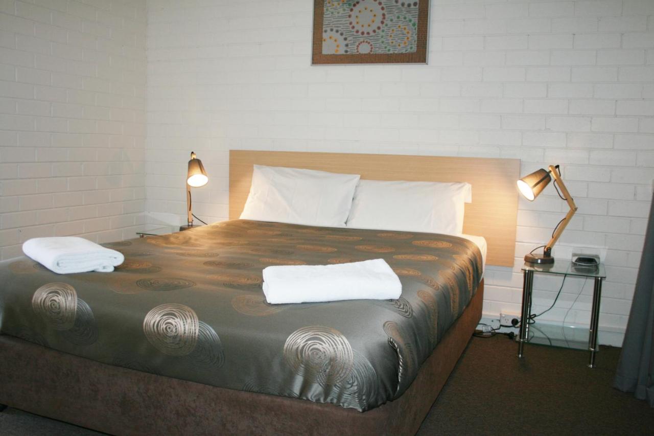 Queen and Single Room