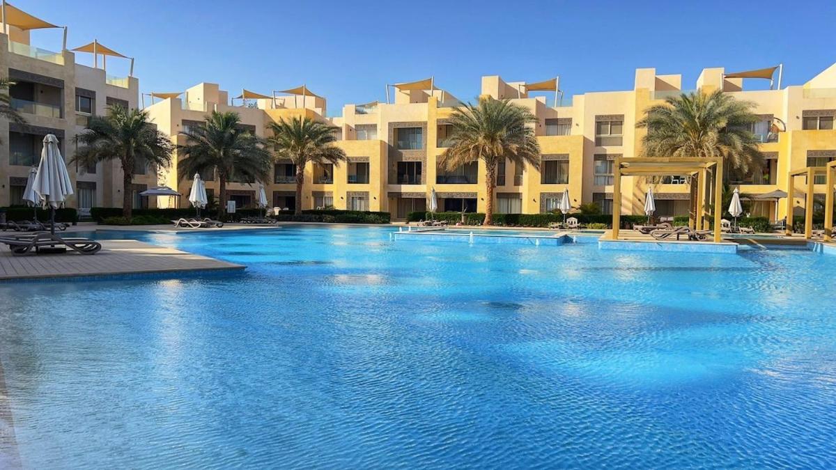 Mangroovy -2BR GF Hacienda House Pool & Beach access - B&B Hurghada