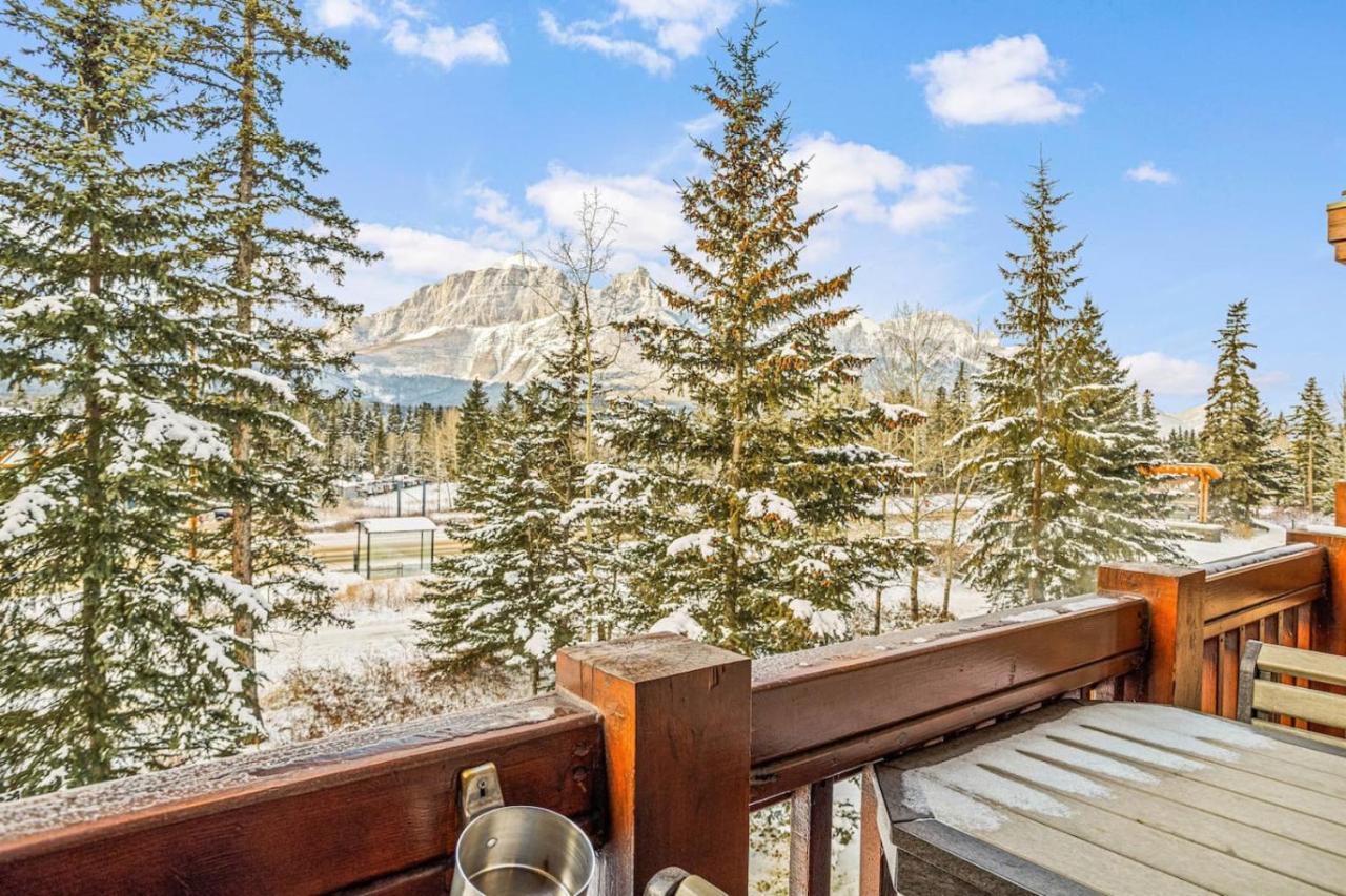 1BR Rocky Mountain Hideaway w9th Hot Tubs Gym BBQ - Ferienwohnung Canmore