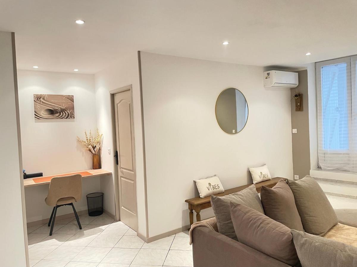 Appartement Chez Lyne - Ferienwohnung Lorigné