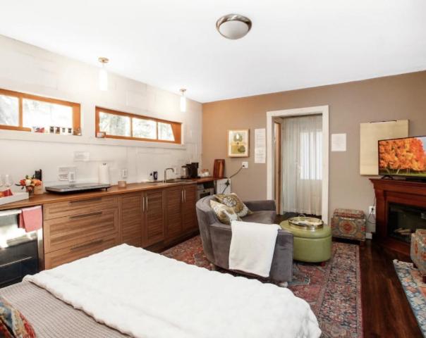Tranquil Cottage at FarAway Pond - B&B Dalton