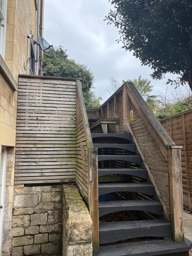 Bath Apartment 3 Private Parking Spaces 6 min Walk to Town Garden Views - Bed and Breakfast Bath