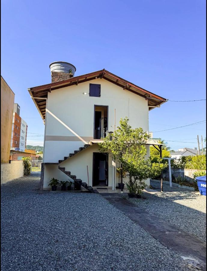 Casa a 650 Metros da Praia, Agencia Carvalho - B&B Navegantes