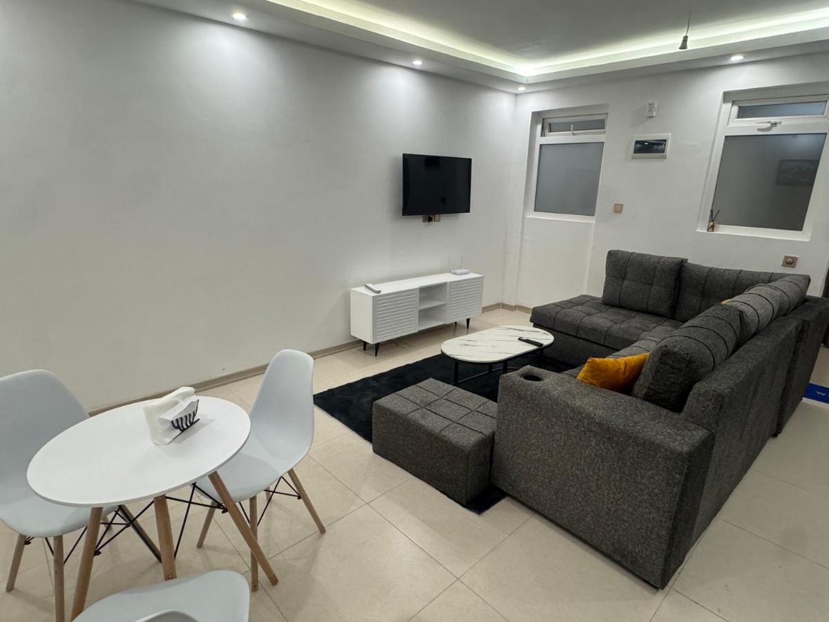 Westlands apartment with pool gym and amazing views - Chambres d’hôtes Nairobi