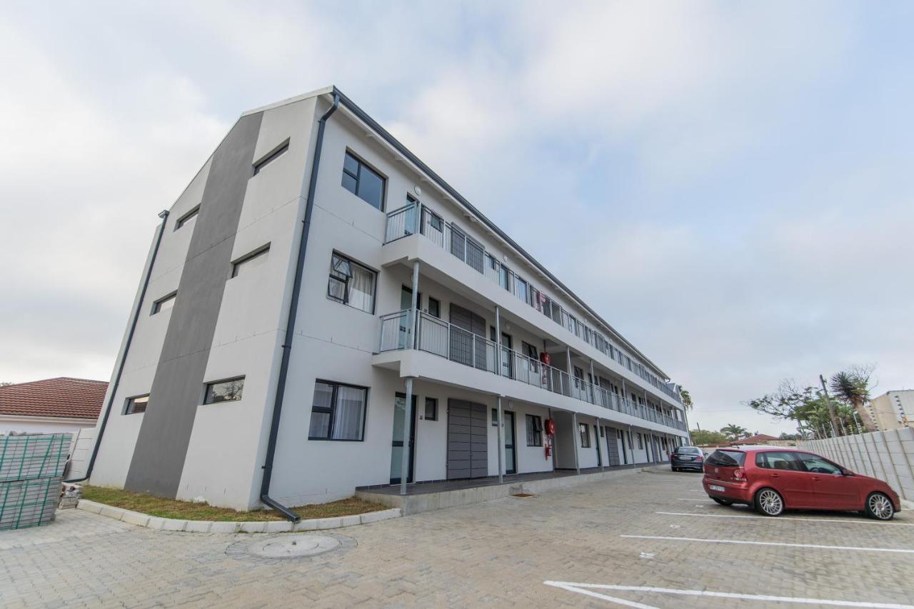 Soft landing - 2 bed 1 bath, within 1km of Airport - B&B Port Elizabeth