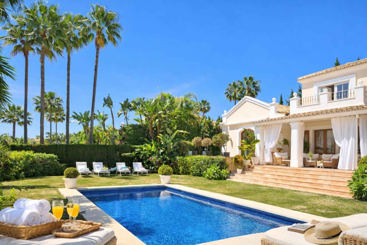 Noctua villa luxury paraíso estepona 001 - B&B Estepona