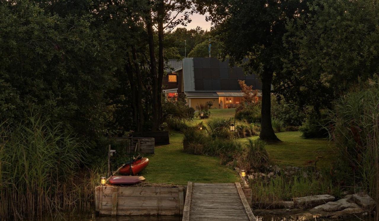 Levrasjön Lake House Private Pier - Bed and Breakfast Bromölla