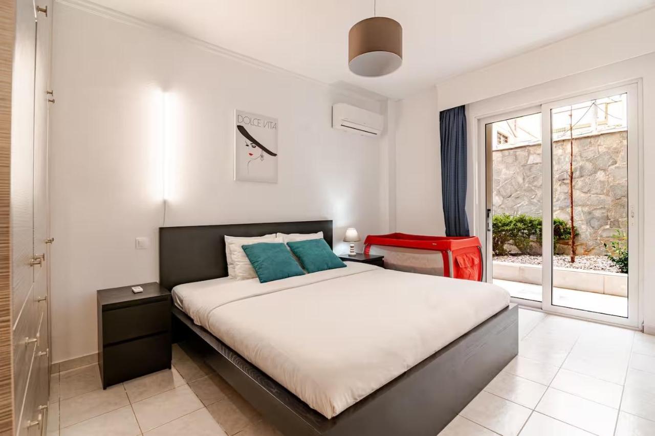 Quiet simple brand new luxury apartment by the sea - B&B Athens