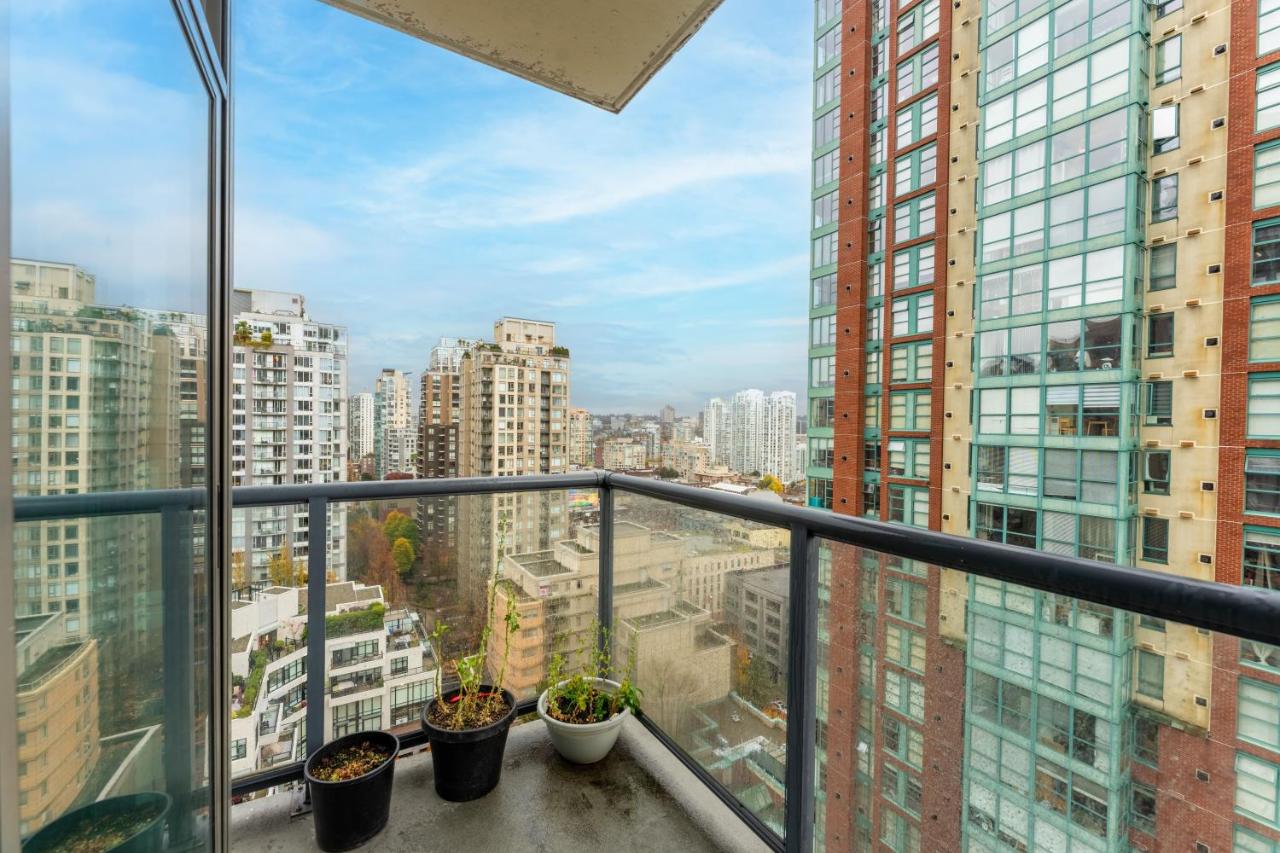 Bright and Comfortable 2BR Downtown Apartment for Families and Groups - B&B Vancouver