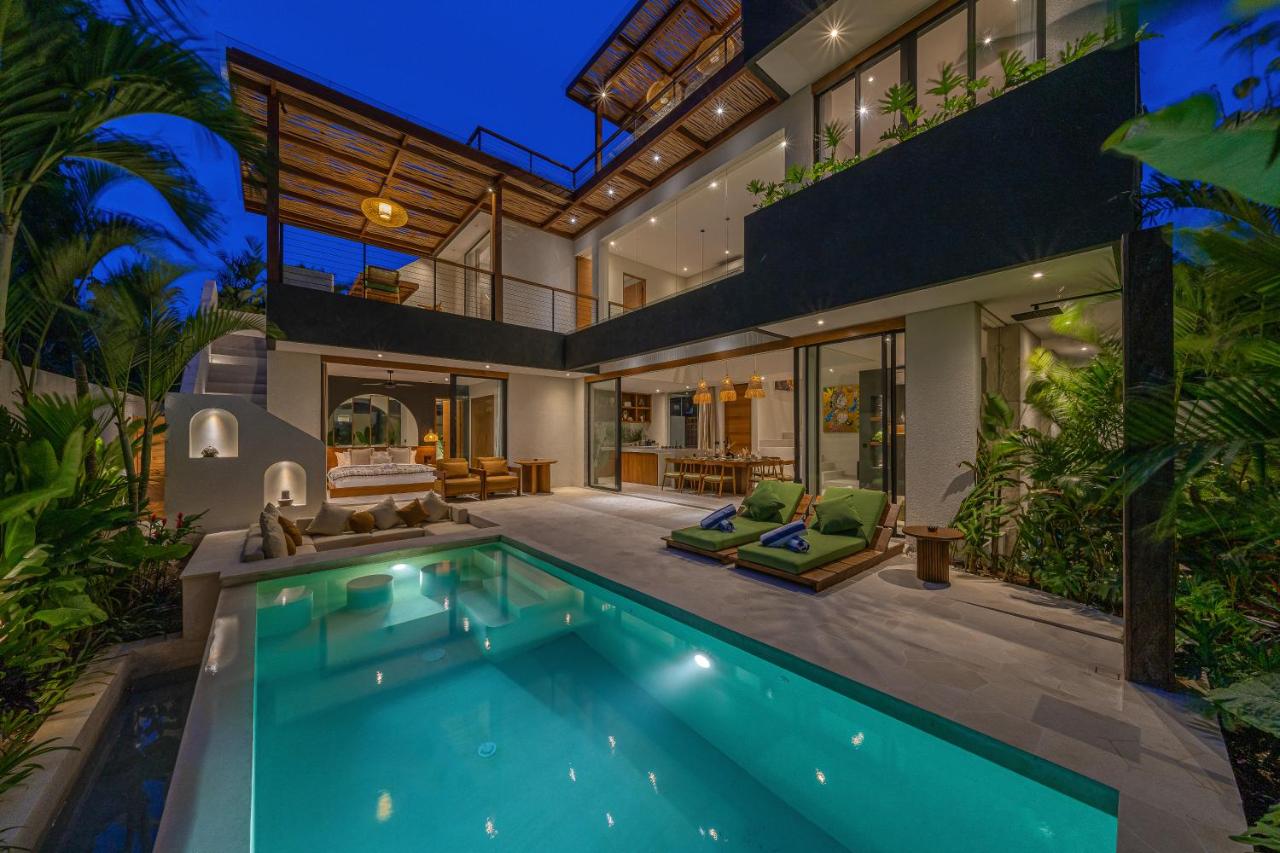 Kusa Villas - 3BR with Rooftop, BBQ & Sunset Views - B&B Uluwatu