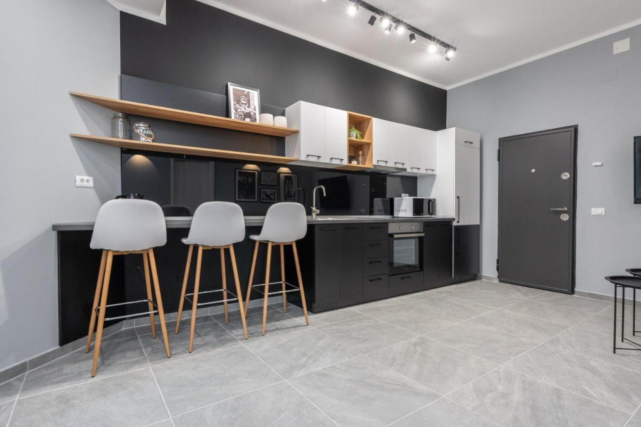 Cityscape 4Bdr Apartament in Piață Universității - B&B Bucharest