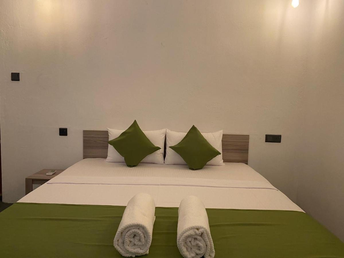 Villa Pavoreal Hiriketiya - B&B Dikwella