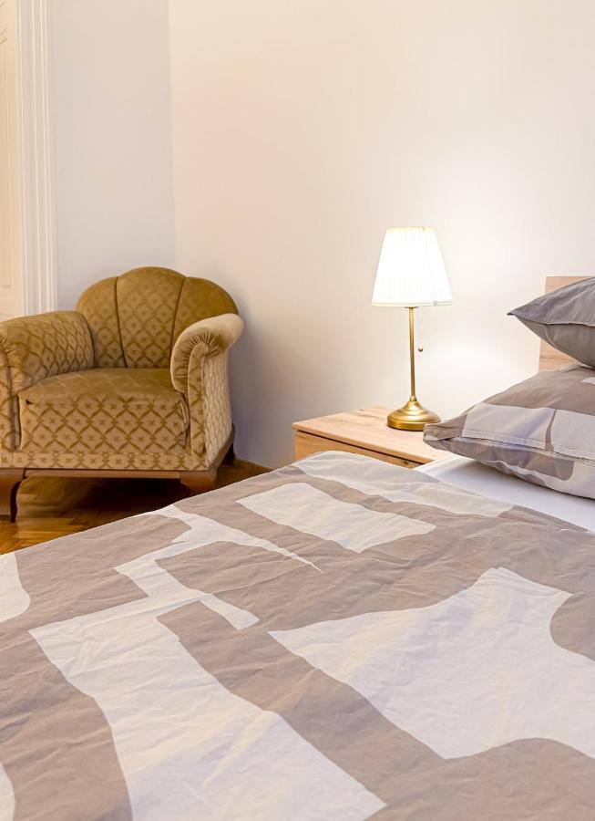 Goldy River 3 BDR & 1 BTH Residence XXL 120m2 - B&B Praga
