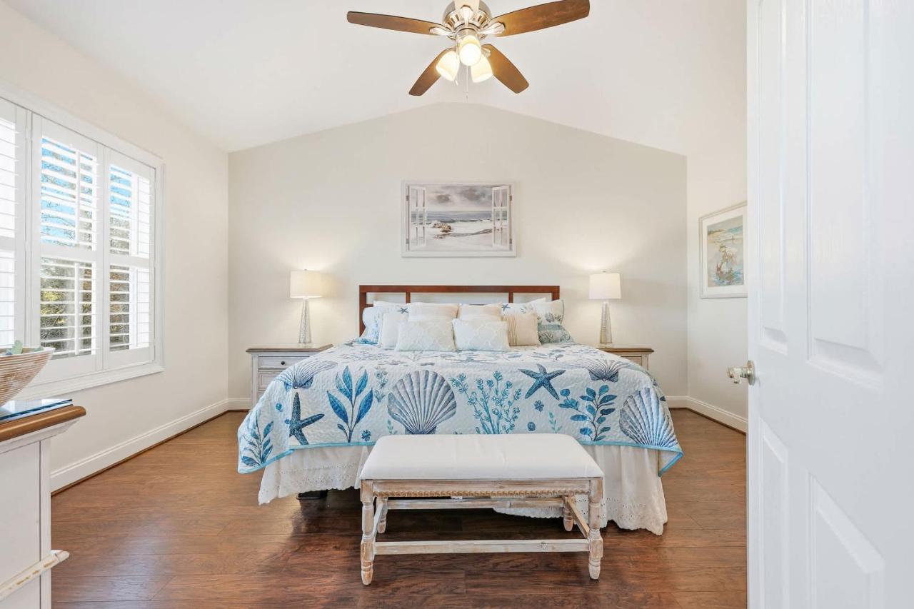 Coastal Canopy Modern Resort Condo w Massive Pool - B&B Myrtle Beach