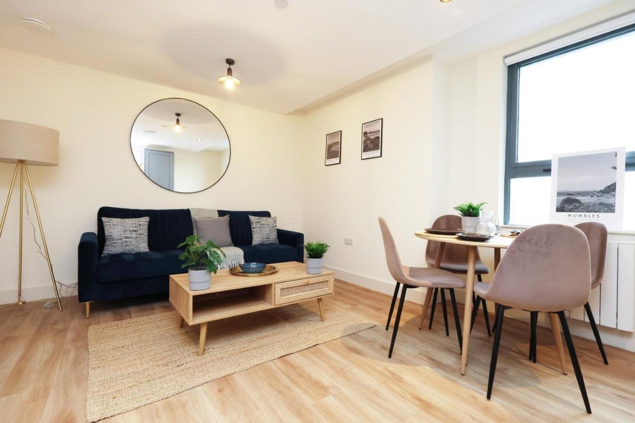 The Swansea City Hall 1BR Apartment - B&B Swansea