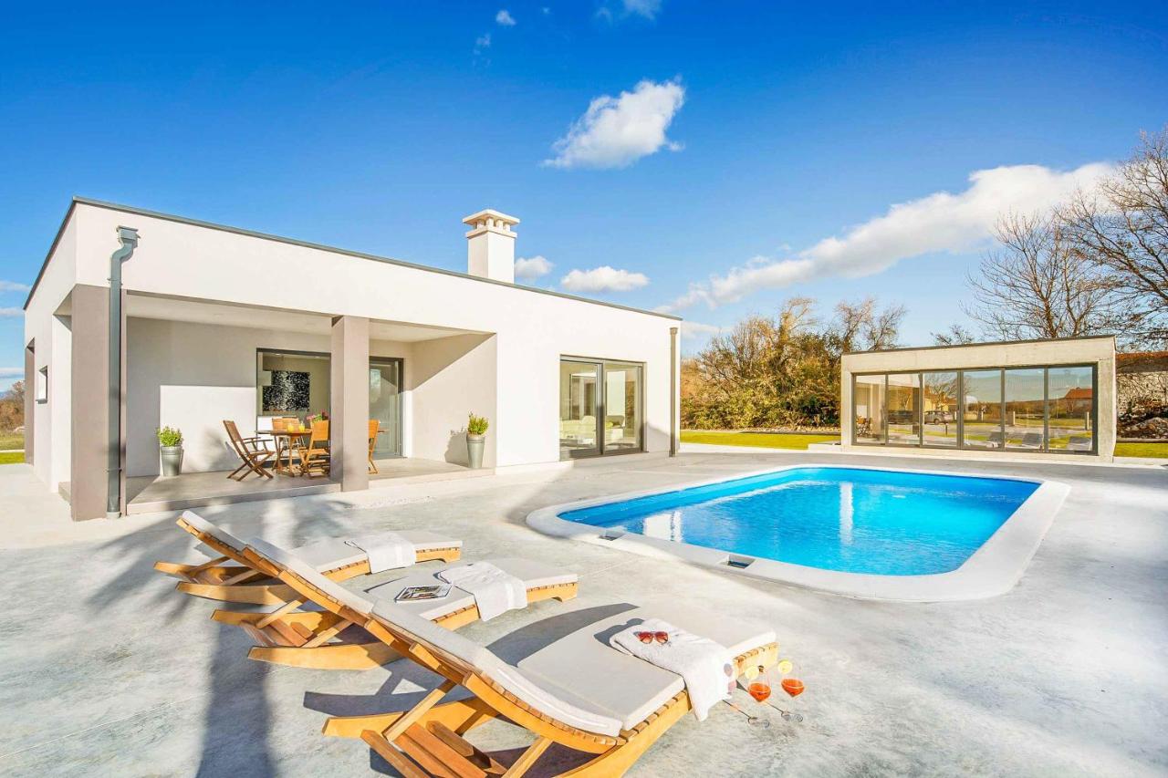 Villa Lux Ivory - Bed and Breakfast Raša