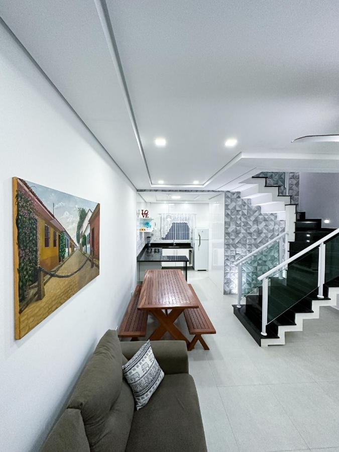 Casa Moderna em Ubatuba com Churrasqueira e WI FI - Chambres d'hôtes Ubatuba