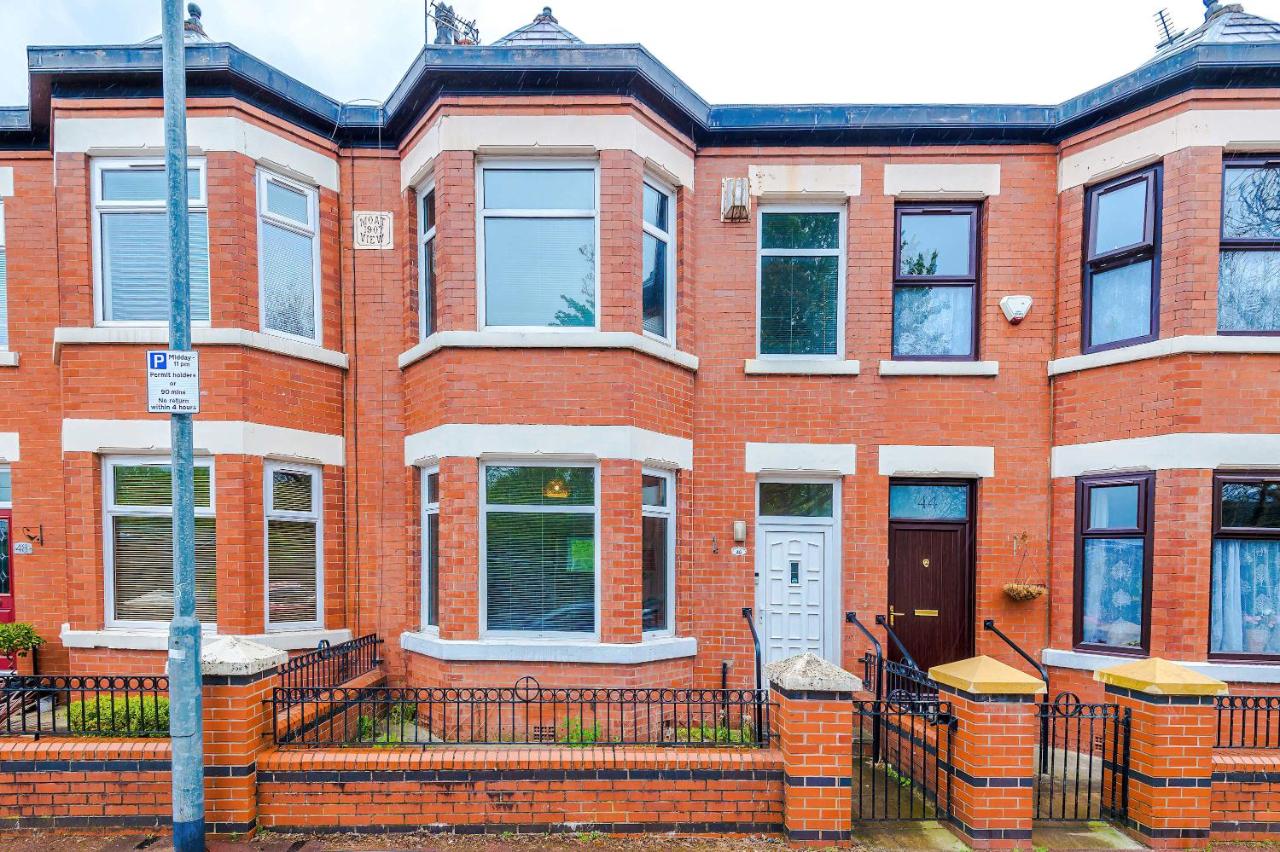 Large 4 bed House Sleeps 8 By Host A Home - Ferienwohnung Manchester