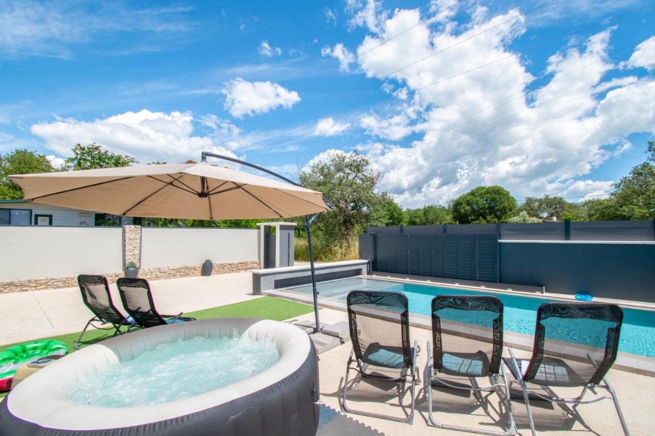 Villa Marsel with Pool & Jacuzzi by Istrabook - B&B Gajana