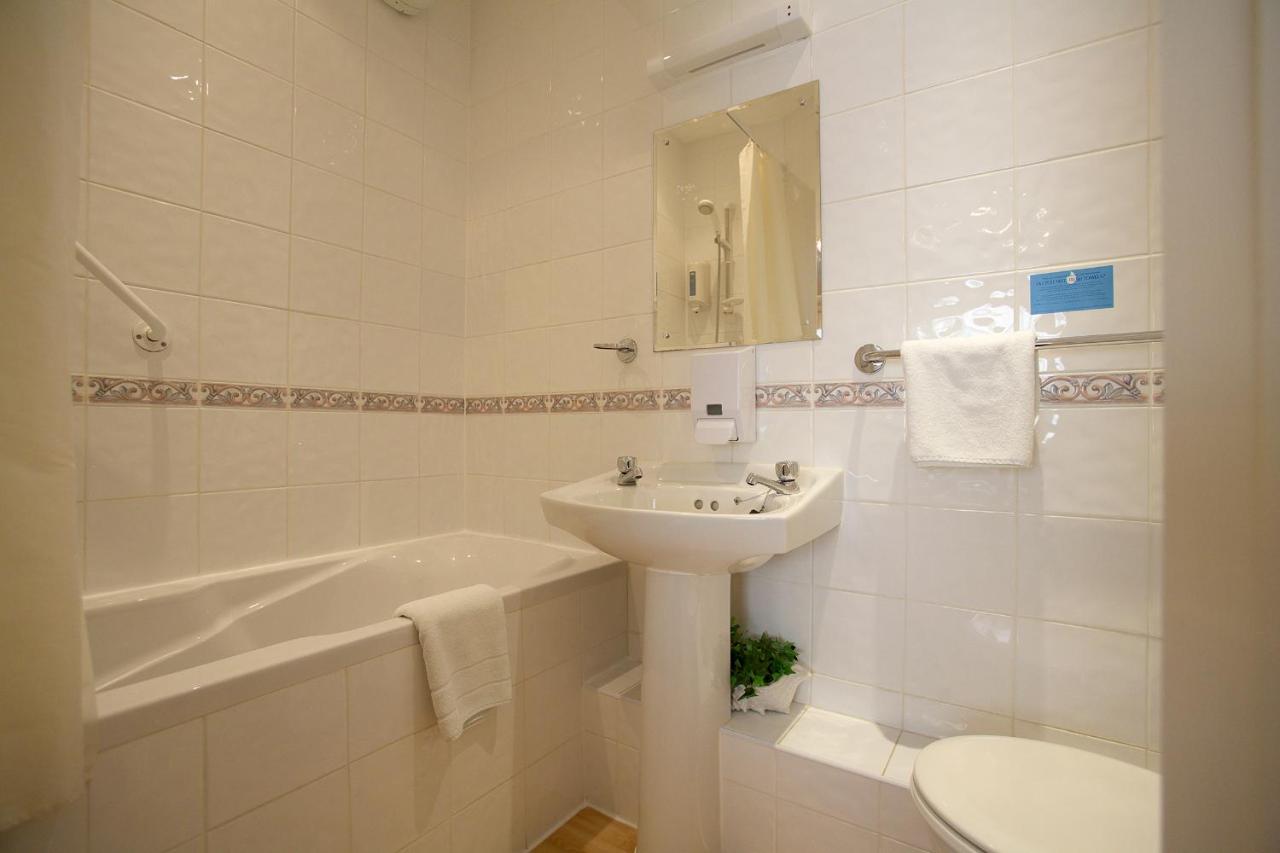 Habitación Familiar (2 adultos + 1 niño)