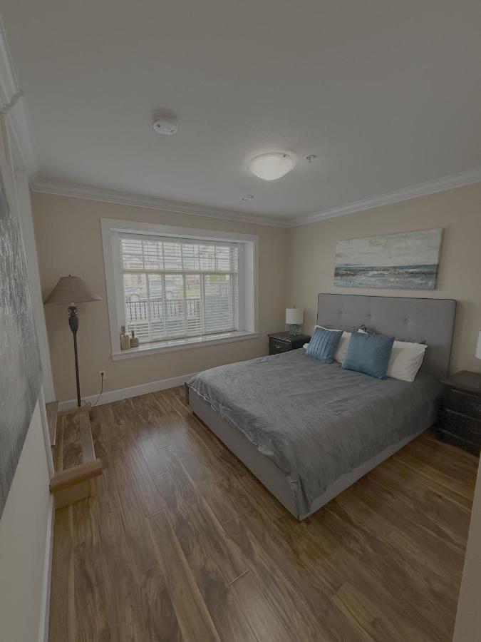 Cozy 2 Bdrm Basement suite in the Heart of Renfrew Heights - Chambres d'hôtes Vancouver