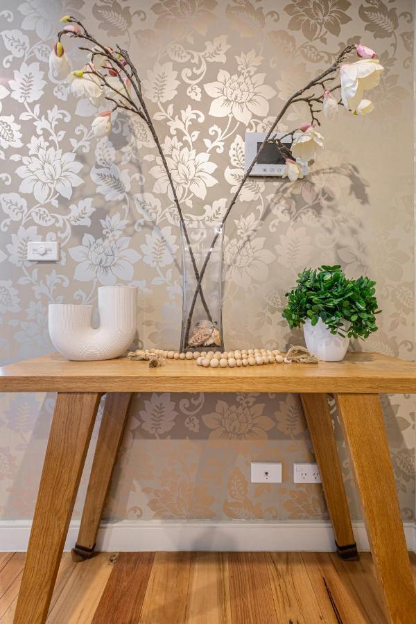 CBD 3Brm Apt with Pool, Gym and CBD Skyline Views - B&B Melbourne