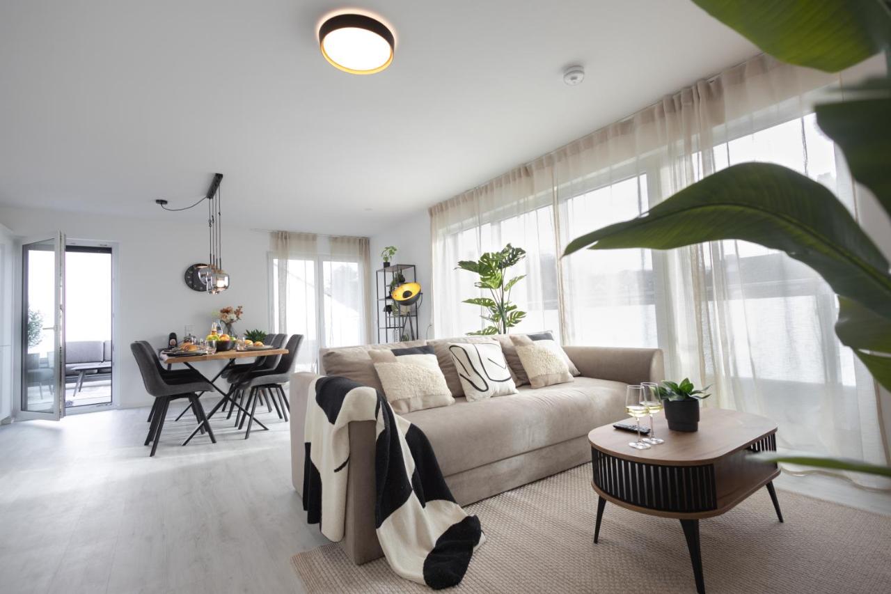 Penthouse mit Parkplatz und Terrasse, 15 Min von Köln HBF - B&B Kerpen