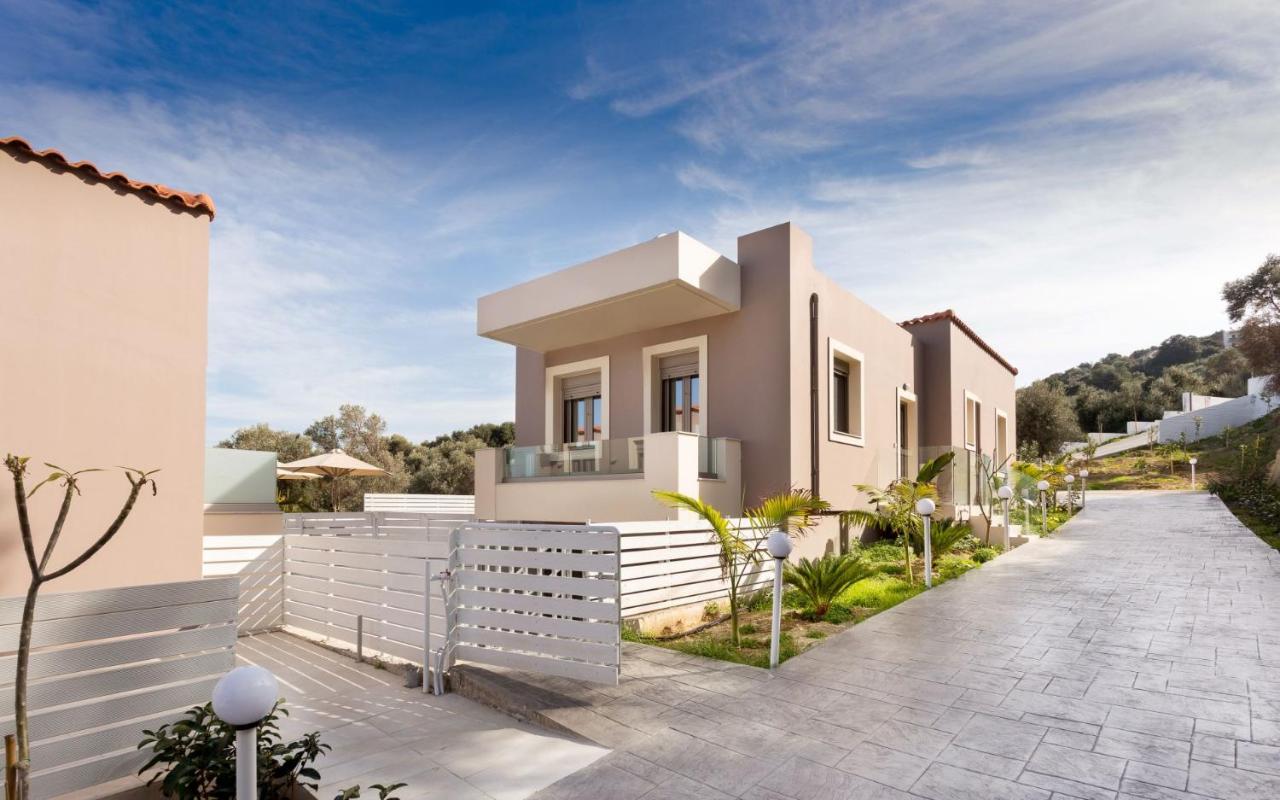 Seaview Family Villa Elea Terra with Private Pool & BBQ! - Bed and Breakfast Maroulás