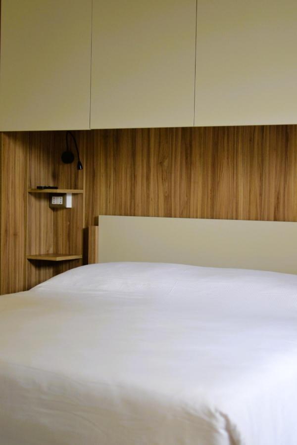 Aurora Residence Tor Vergata-Metro C - B&B Roma