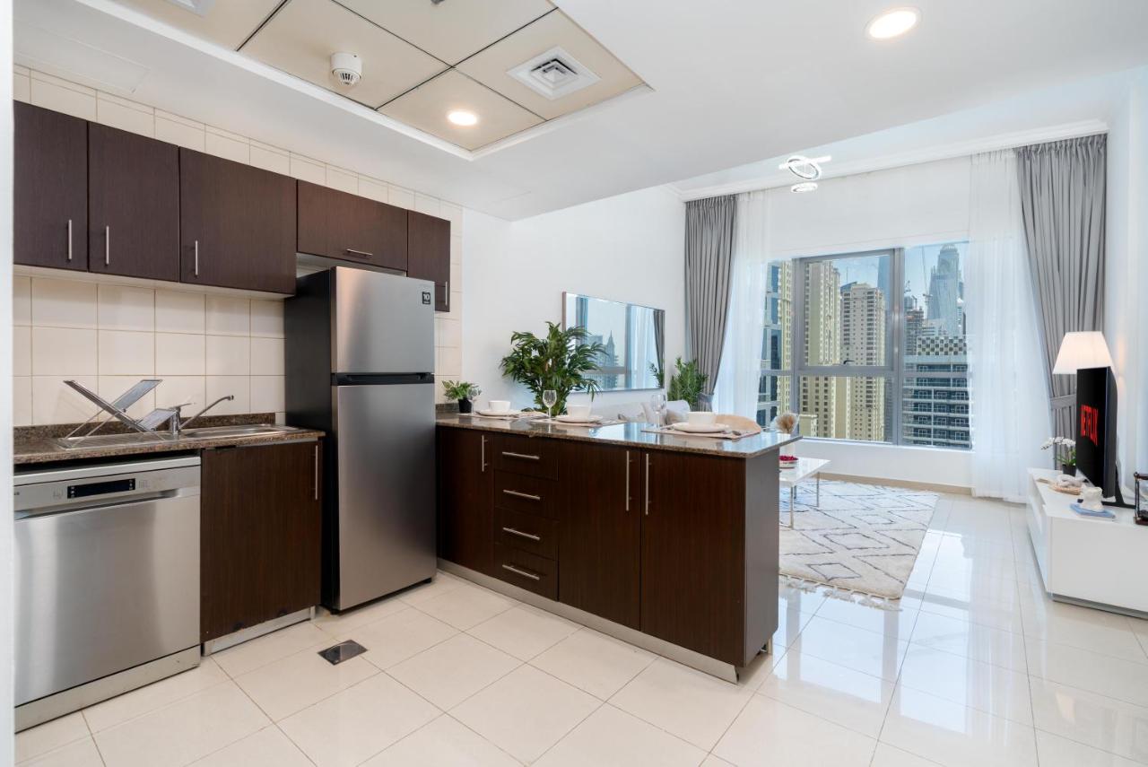 Gala Guests - Luxury Dubai Marina View Apartments - 1 min Walk to Tram - Ferienwohnung Dubai