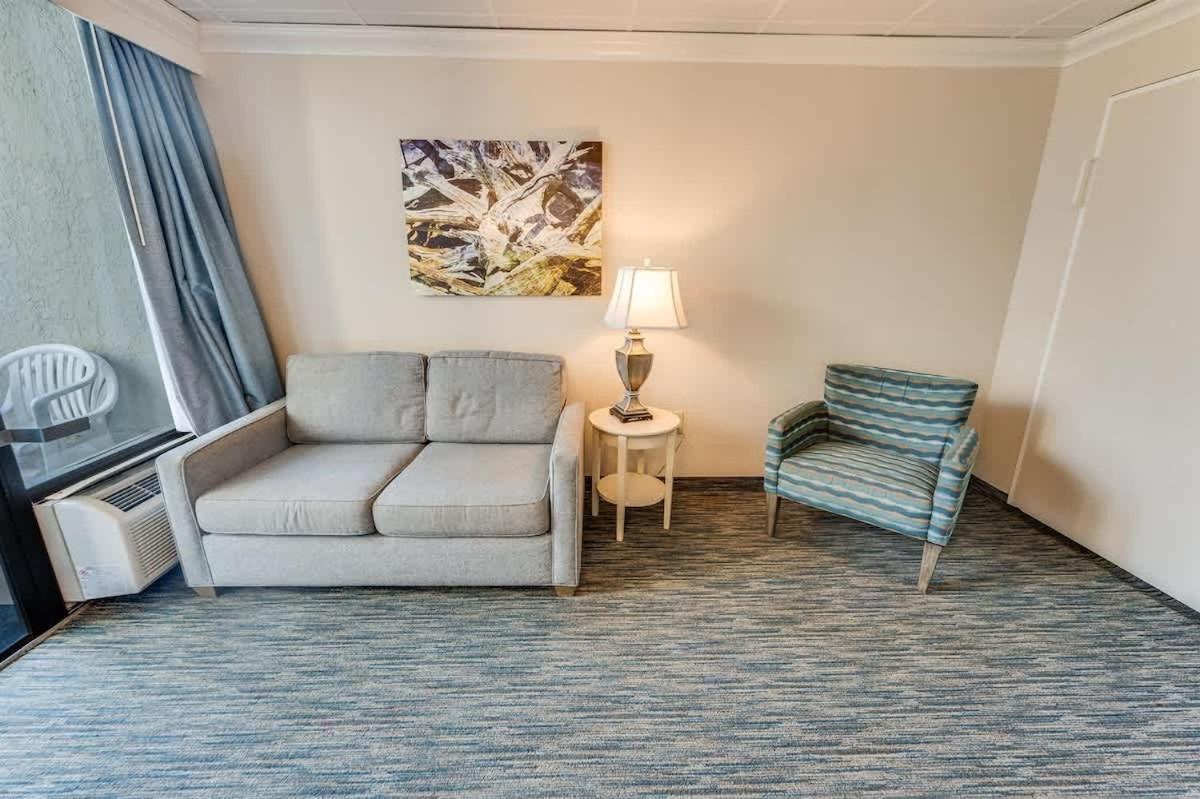 Heated pools and direct oceanfront at Coral Beach - Chambres d'hôtes Myrtle Beach