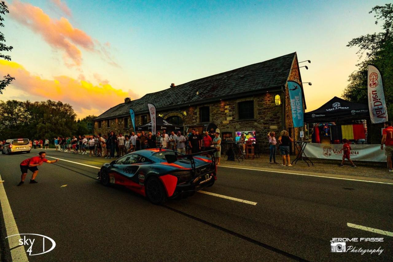 Deluxe Tweepersoonskamer (2 Volwassenen + 1 Kind)