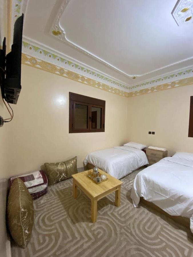 شارع إمام مالك restaurant gold fish dakhla - B&B Oulad Lahsene