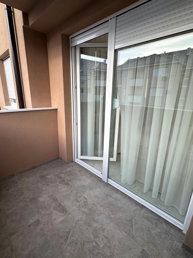 Mediteran Line Apartman 2 - Bed and Breakfast Sombor