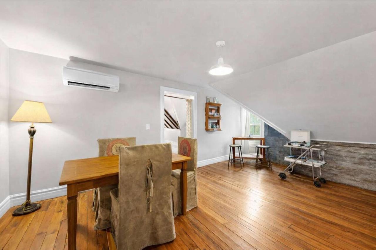 Cozy Top-Floor Retreat in the Heart of Louisville - Chambres d'hôtes Louisville