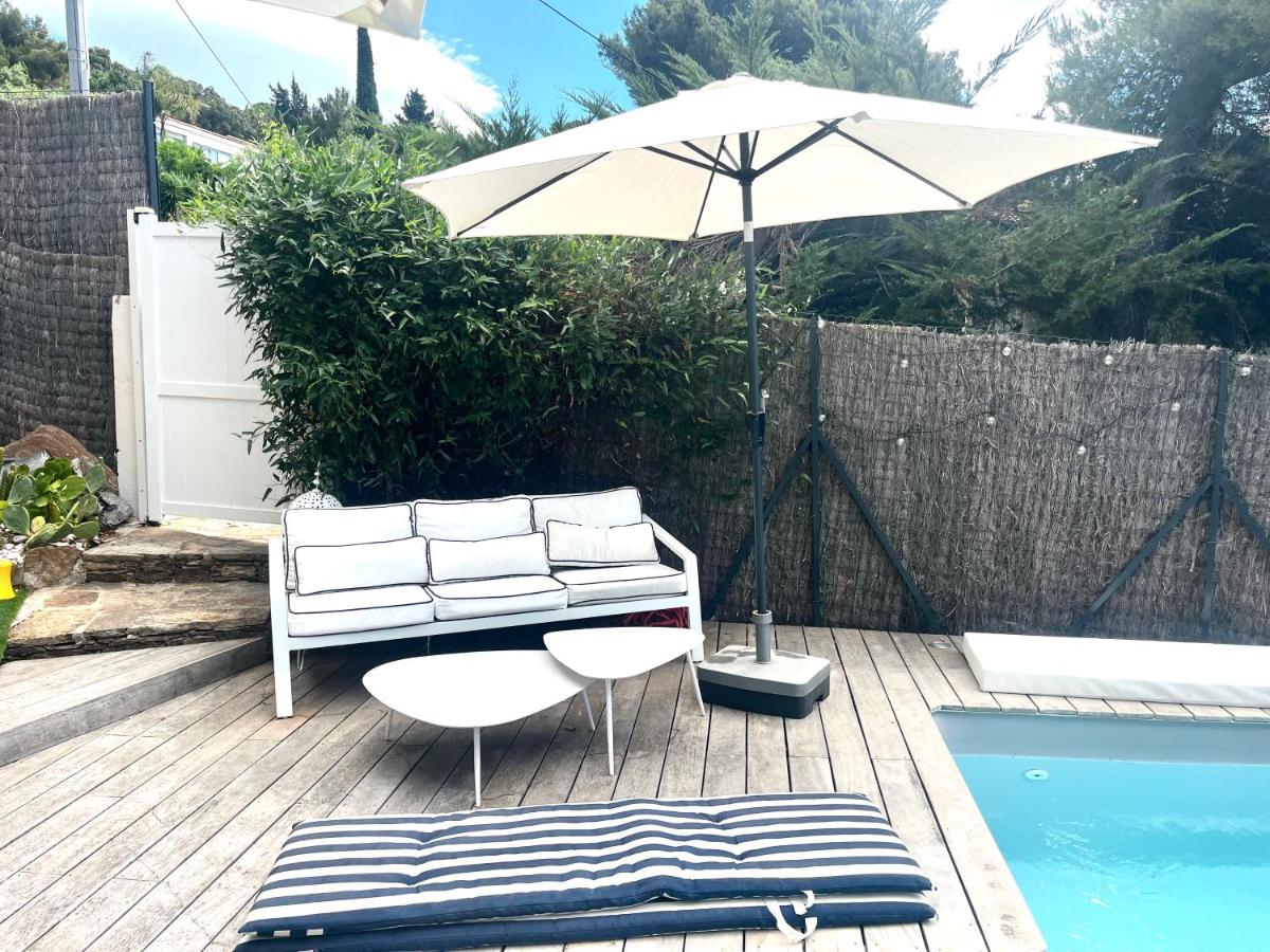 Petite maison indépendante, vue mer, terrasse, piscine chauffée - Chambres d'hôtes Le Lavandou