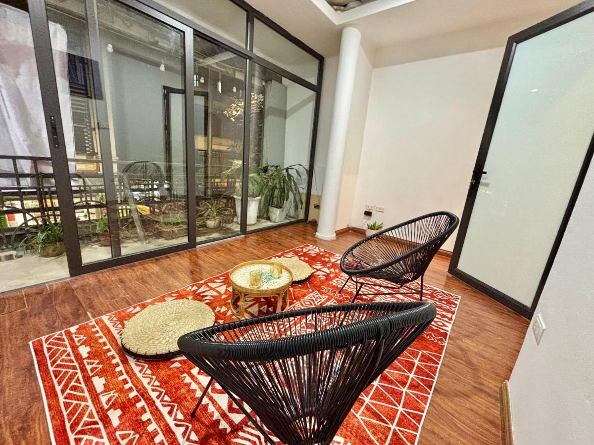 Spacious room for family in the city center - Ferienwohnung Hanoi