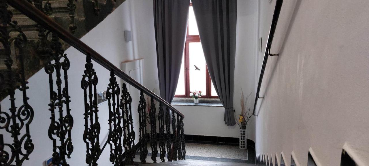 Spacious room E1 in centre of Prague - Bed and Breakfast Praag