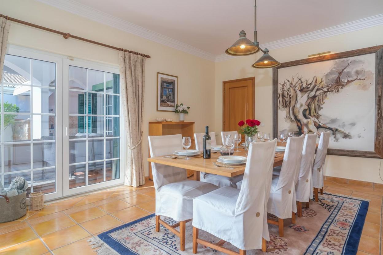 Villa Majoka, 4 Bedroom Private Villa - Chambres d'hôtes Lagos