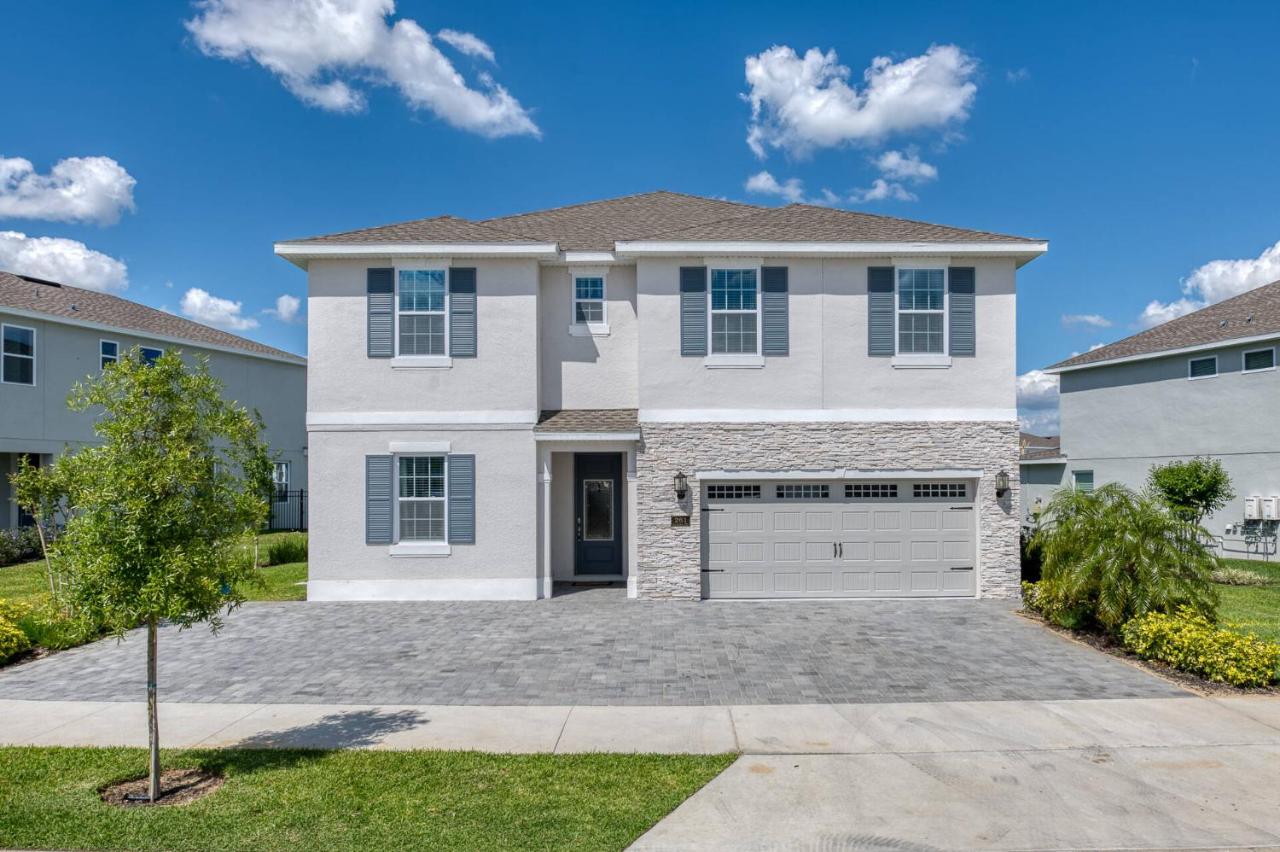 Stunning 8-Bd Home: Pool Spa Close to Disney - Ferienwohnung Orlando