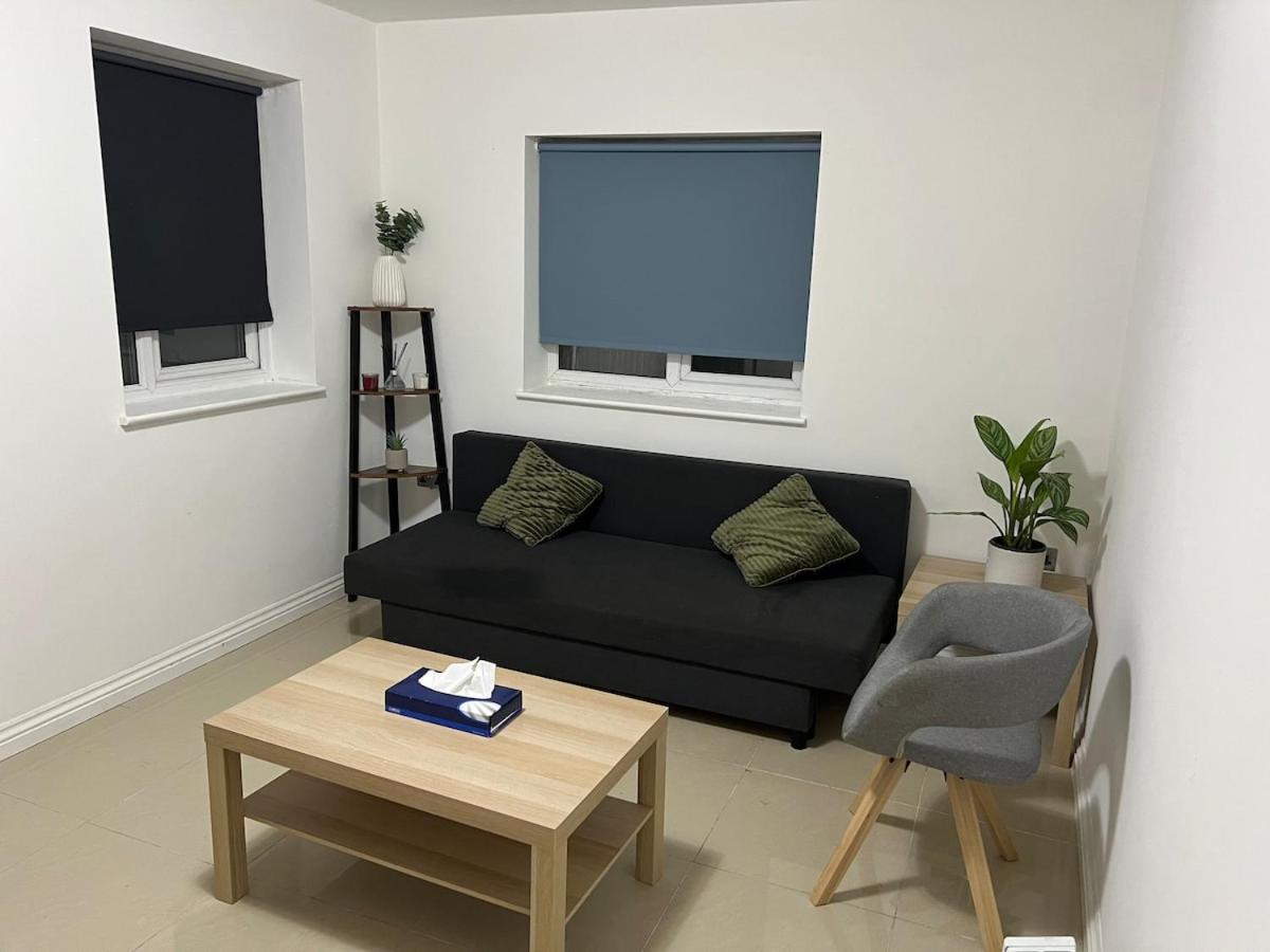 Lovely One Bedroom Flat in Sheperds Bush - Ferienwohnung London