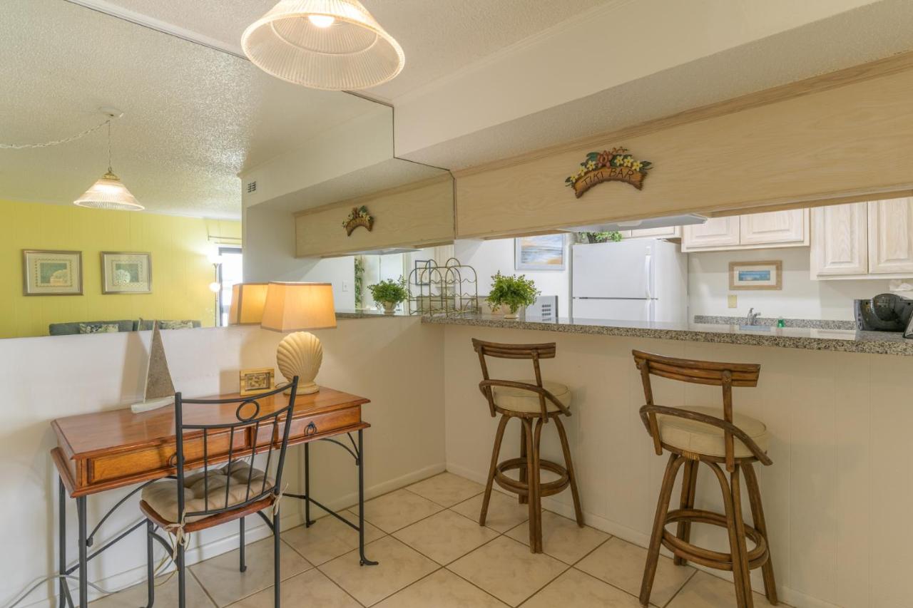 Tiki 218 - Close to the Beach 1BR Condo Sleeps 4 - B&B South Padre Island