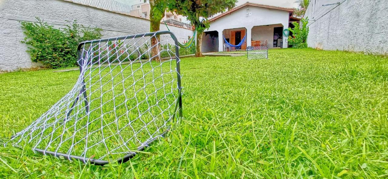 Casa Temporada Ubatuba perto da praia, check-in e out flexíveis com 5 vagas na garagem, wifi, churrasqueira - Chambres d'hôtes Ubatuba