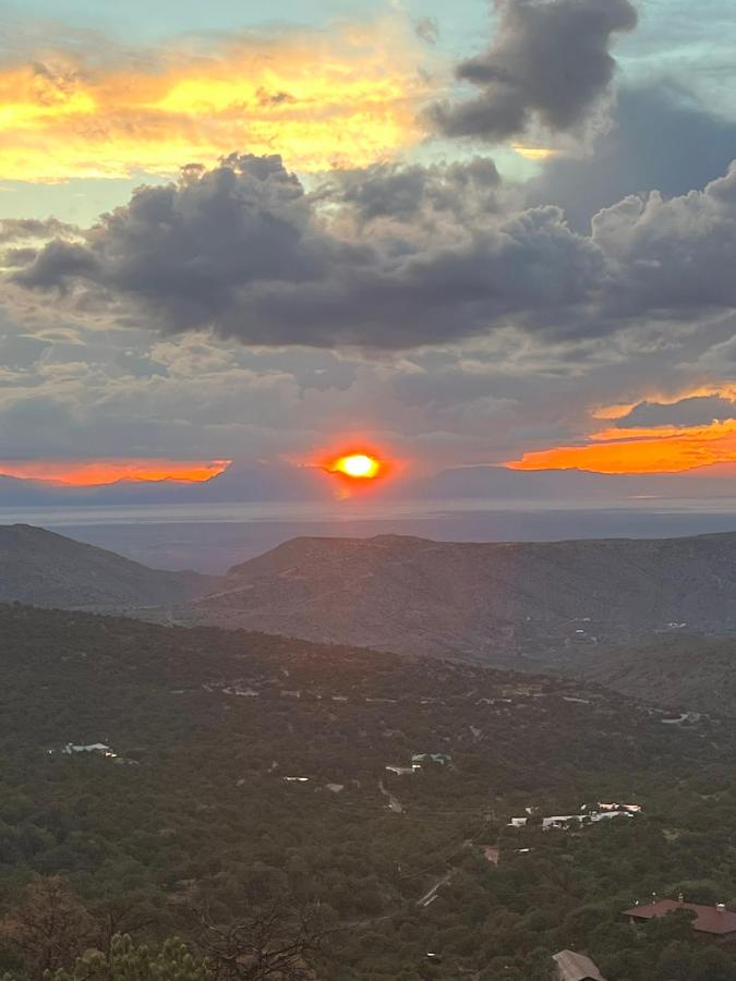 Mountaintop Home With Epic Views - B&B High Rolls