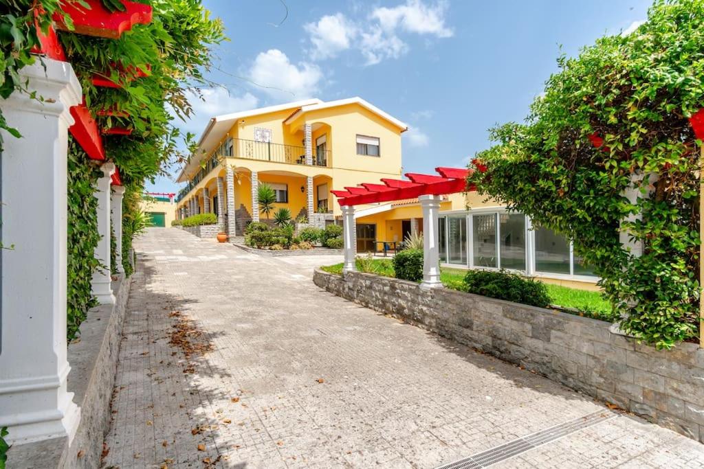 A Big Beautiful House near Santa Cruz beach - B&B A dos Cunhados