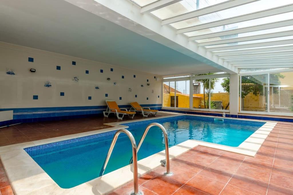 A Big Beautiful House near Santa Cruz beach - B&B A dos Cunhados